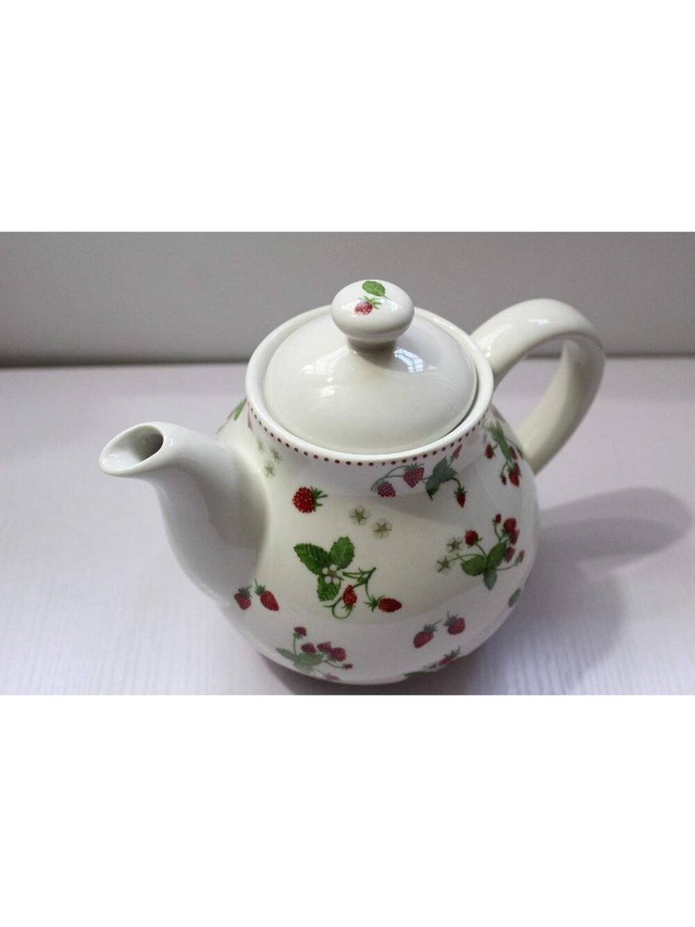 Beige Strawberry Porcelain Ceramic Kitchen Teapot with Lids Tea Coffee Sever - Picture 4 of 7